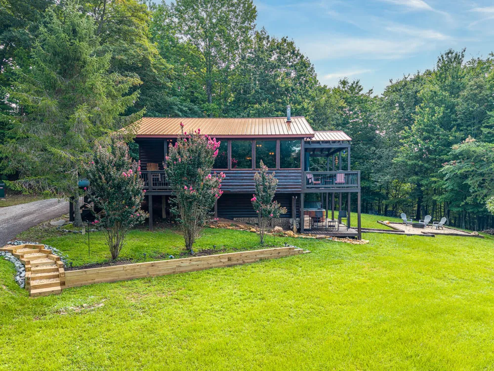 24 Oak Ledge Road Morganton, GA 30560