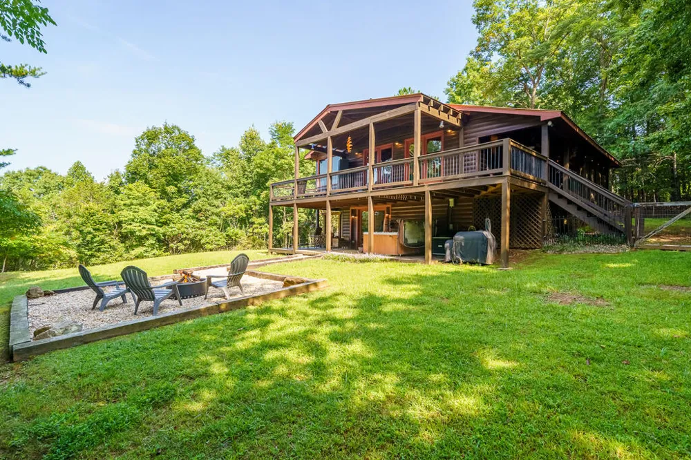 24 Oak Ledge Road Morganton, GA 30560