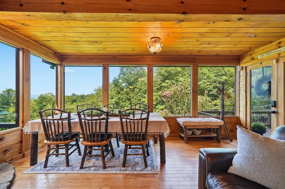 24 Oak Ledge Road Morganton, GA 30560