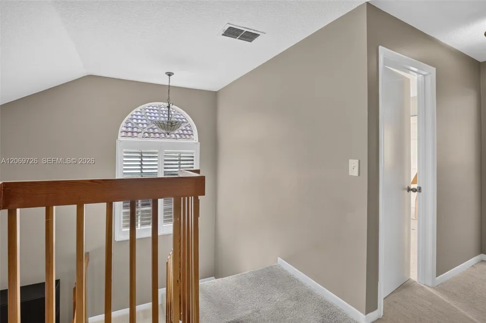 2638 Oak Park Cir Davie, FL 33328