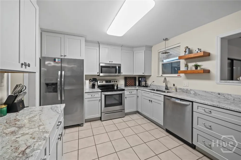 527 Red Oak Drive Savannah, GA 31419