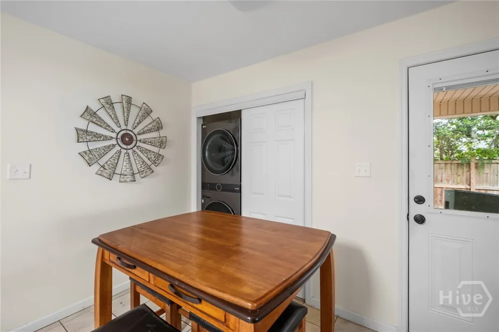 527 Red Oak Drive Savannah, GA 31419