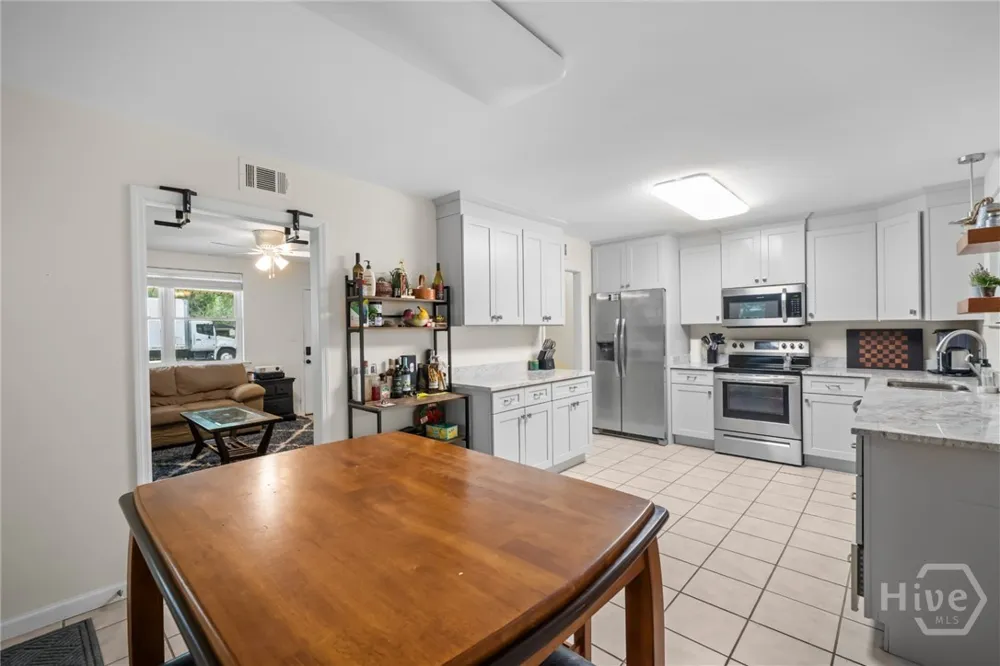 527 Red Oak Drive Savannah, GA 31419