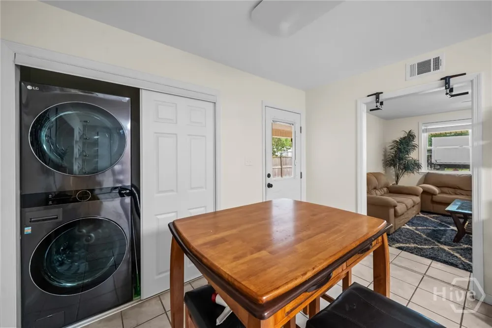 527 Red Oak Drive Savannah, GA 31419