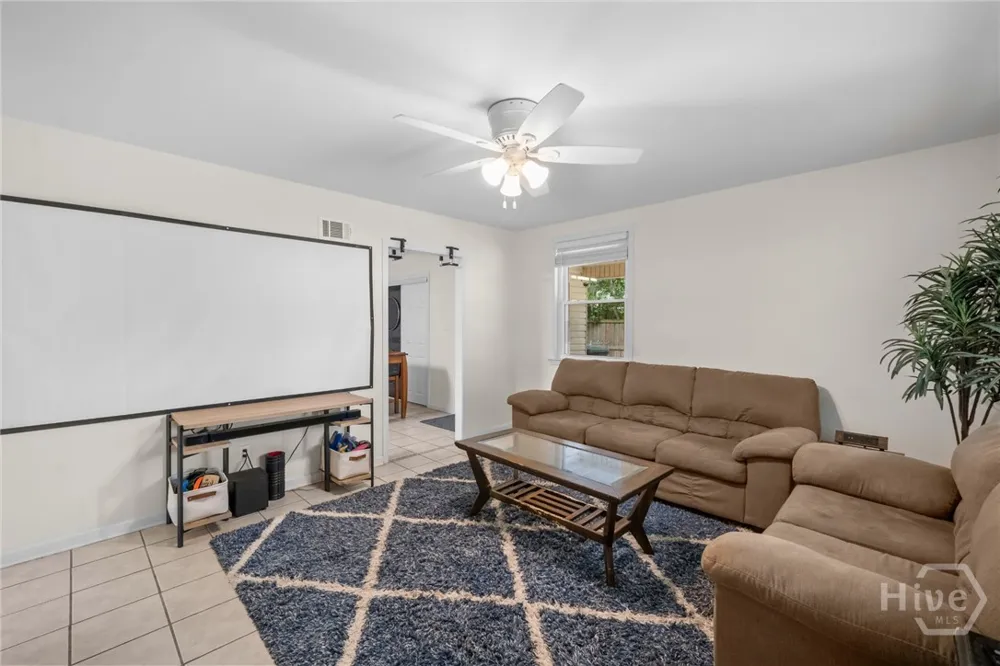 527 Red Oak Drive Savannah, GA 31419