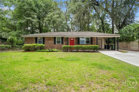 527 Red Oak Drive