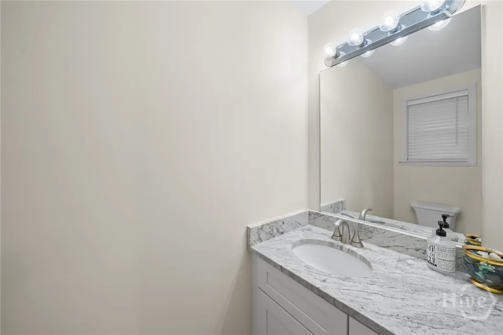 527 Red Oak Drive Savannah, GA 31419