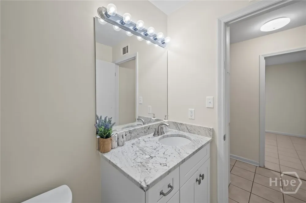 527 Red Oak Drive Savannah, GA 31419