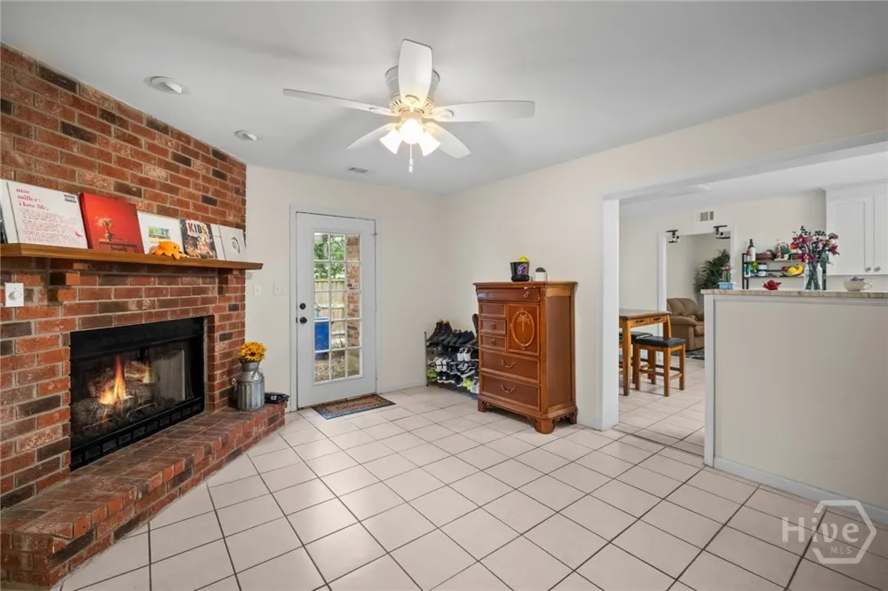 527 Red Oak Drive Savannah, GA 31419