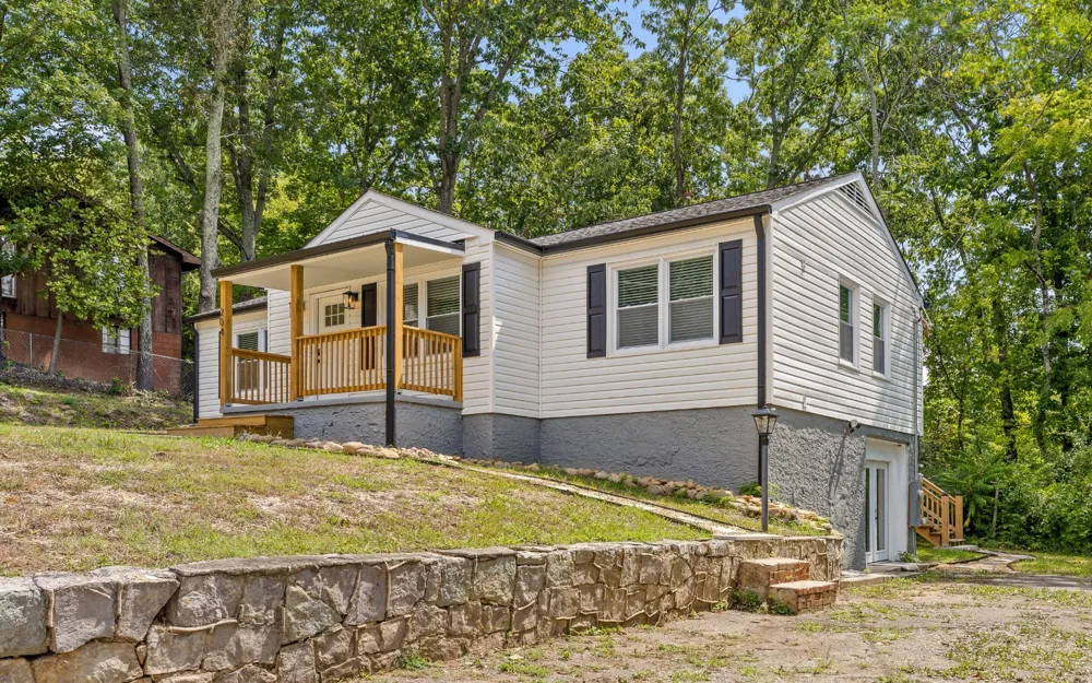 204 Waheela Drive Chattanooga, TN 37404