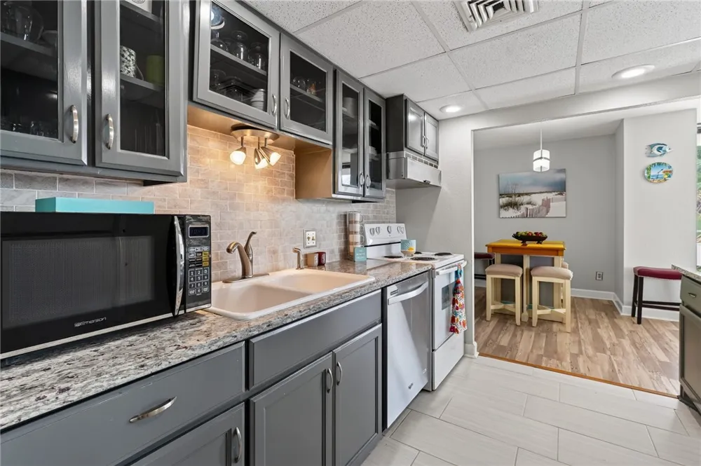 715 S Upper Broadway Street #302 Corpus Christi, TX 78401