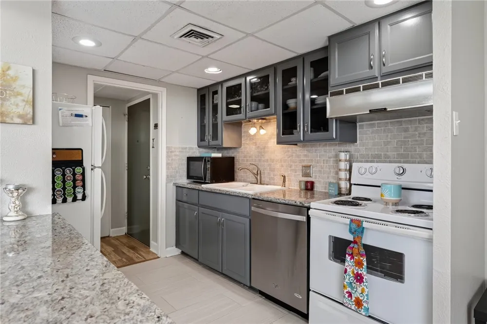 715 S Upper Broadway Street #302 Corpus Christi, TX 78401