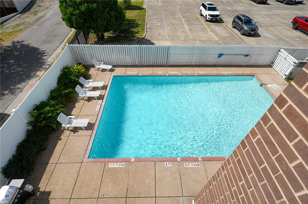 715 S Upper Broadway Street #302 Corpus Christi, TX 78401