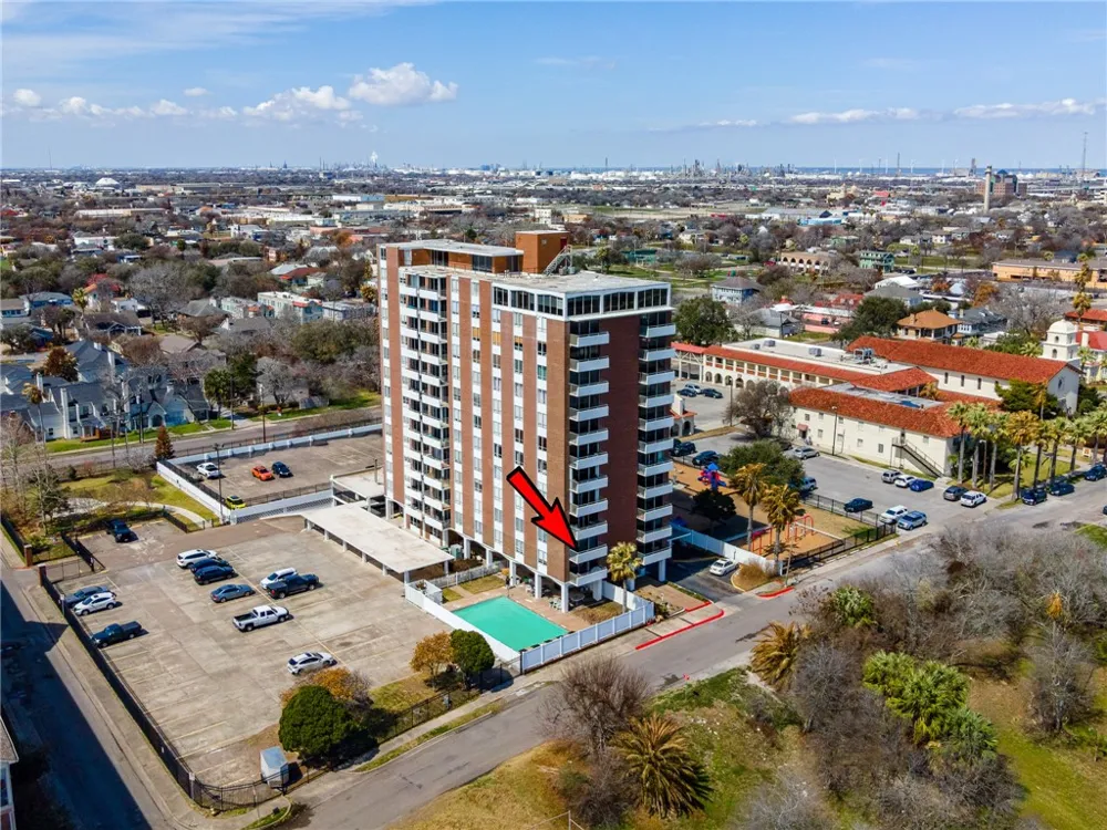 715 S Upper Broadway Street #302 Corpus Christi, TX 78401