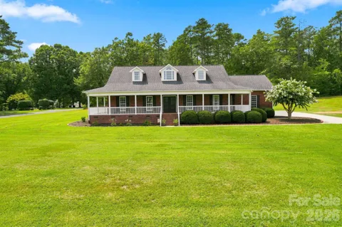 1134 Oakwood Drive