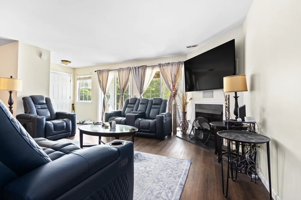 4943 Winterbury Dr Mays Landing, NJ 08330