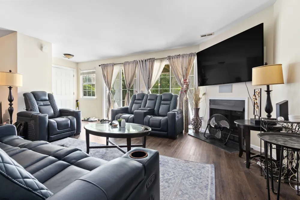 4943 Winterbury Dr Mays Landing, NJ 08330