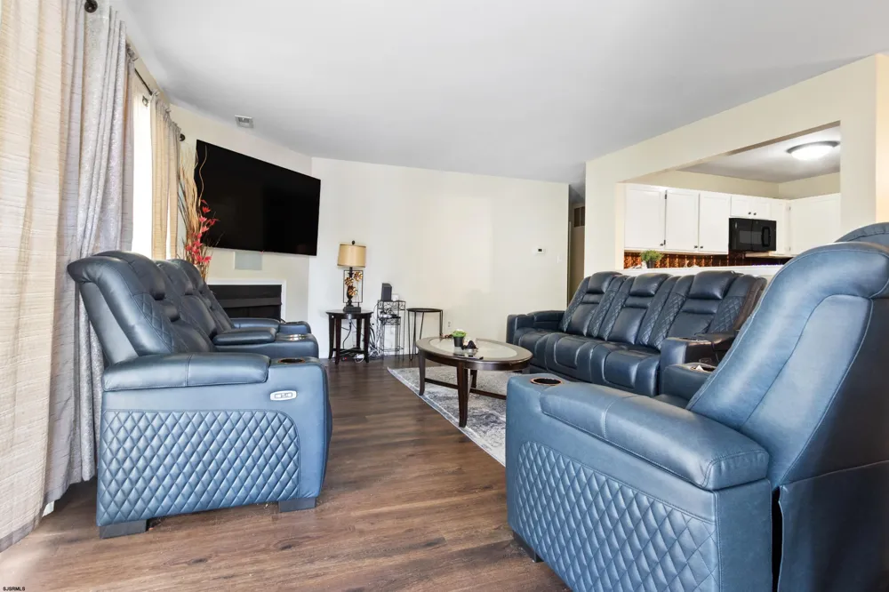 4943 Winterbury Dr Mays Landing, NJ 08330