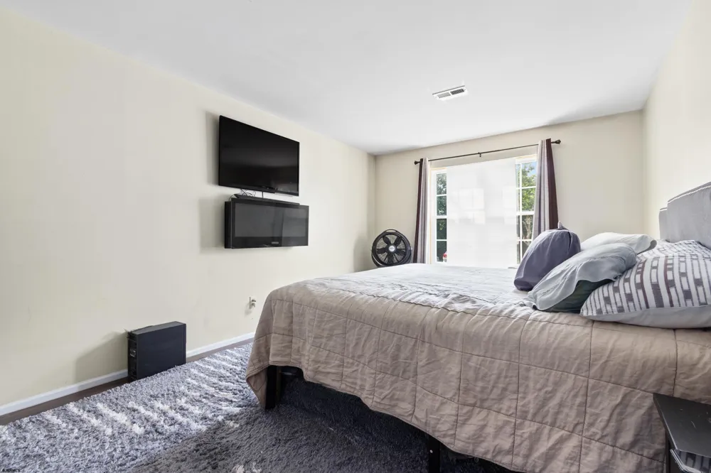 4943 Winterbury Dr Mays Landing, NJ 08330