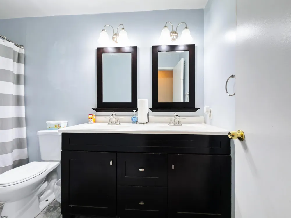 4943 Winterbury Dr Mays Landing, NJ 08330