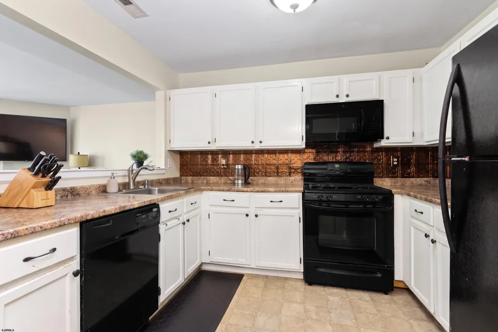4943 Winterbury Dr Mays Landing, NJ 08330