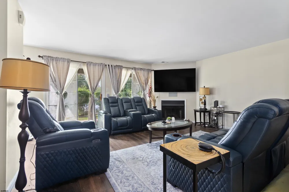 4943 Winterbury Dr Mays Landing, NJ 08330