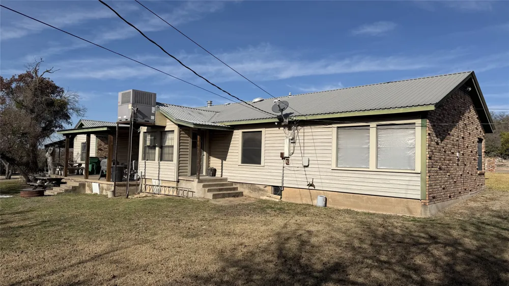5 W HWY 84 Goldthwaite, TX 76844