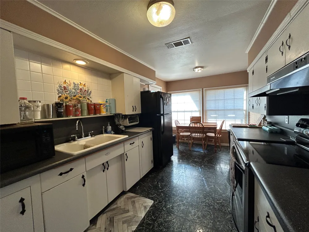 5 W HWY 84 Goldthwaite, TX 76844
