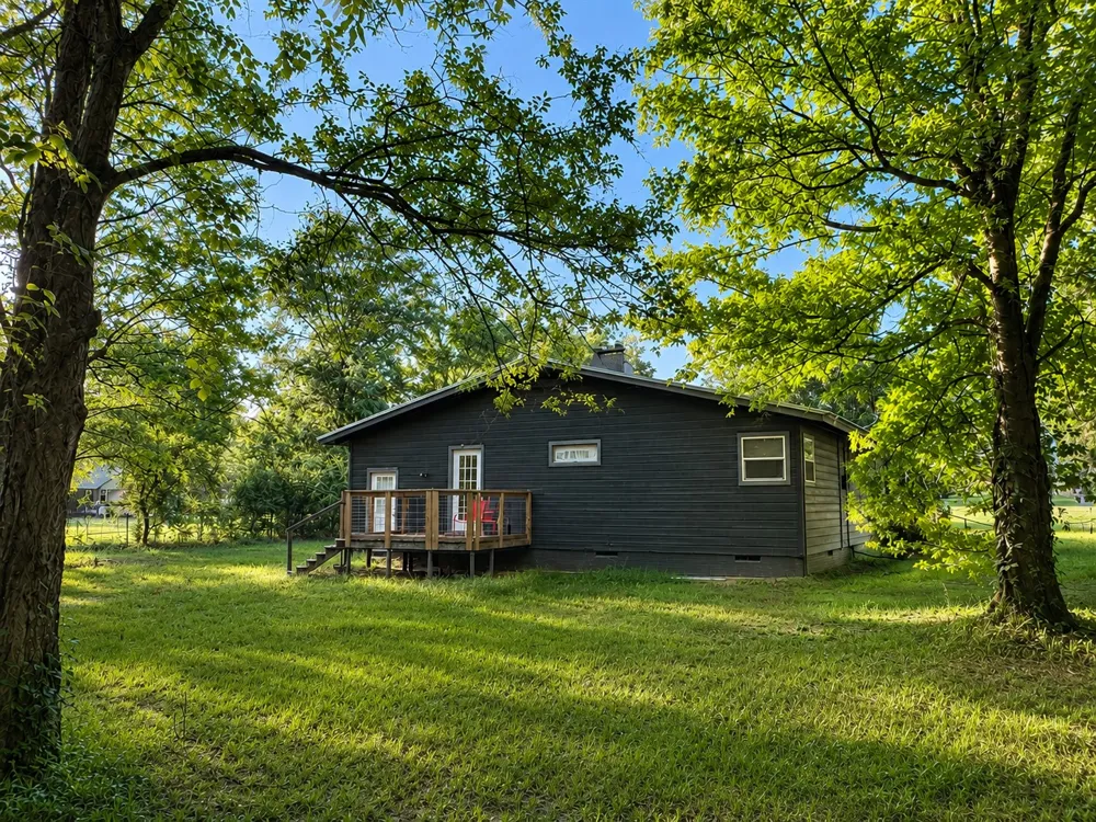 414 E Main Street Omaha, TX 75571