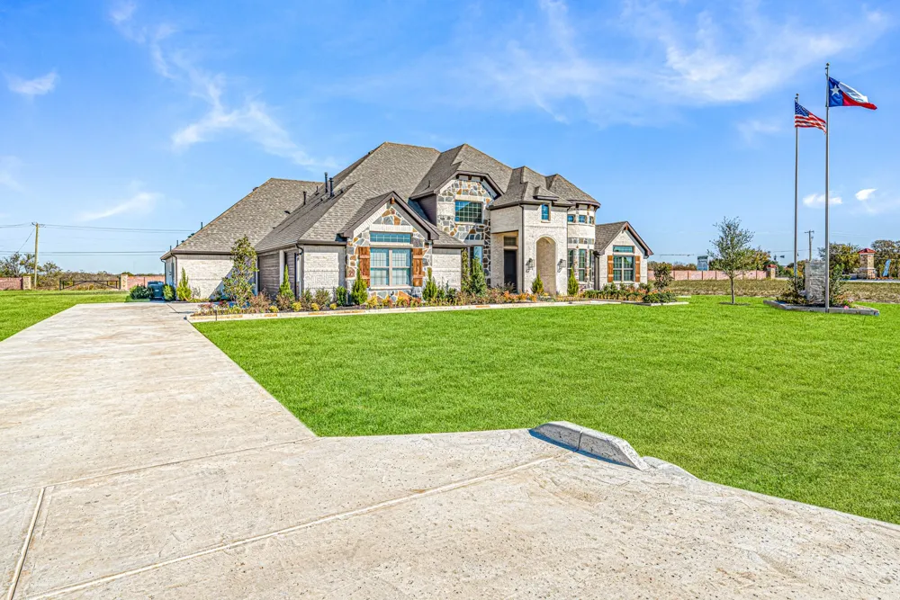 132 Liv Meadow Waxahachie, TX 75165