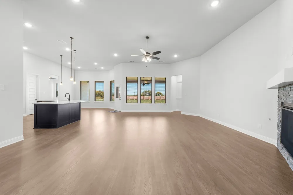 132 Liv Meadow Waxahachie, TX 75165