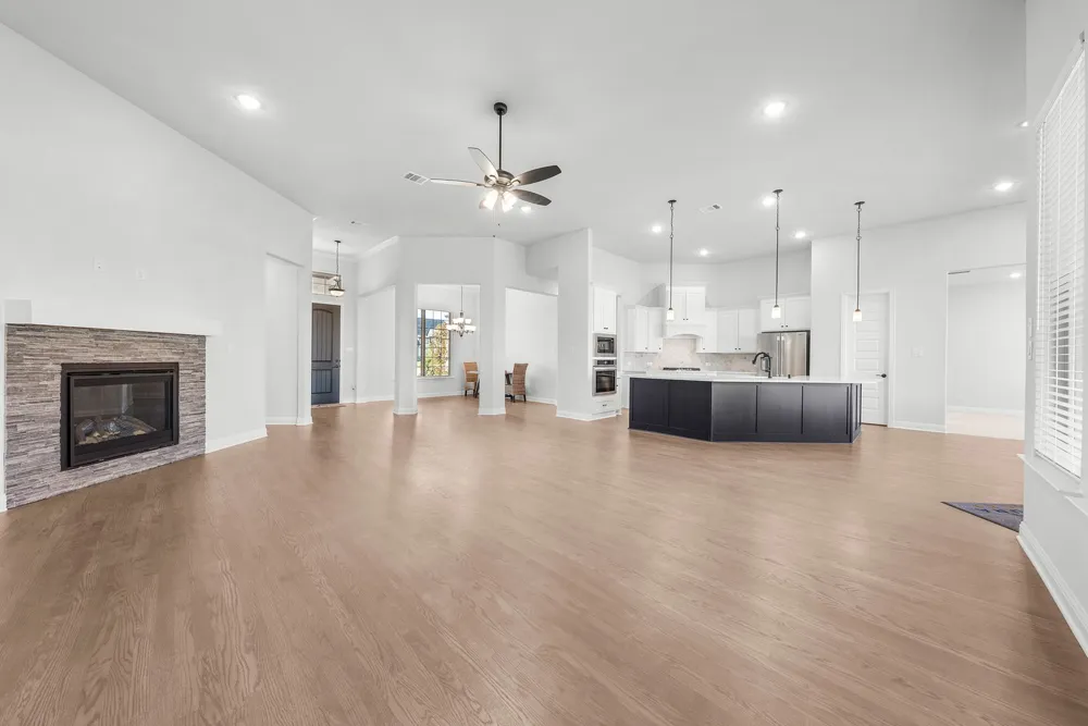 132 Liv Meadow Waxahachie, TX 75165