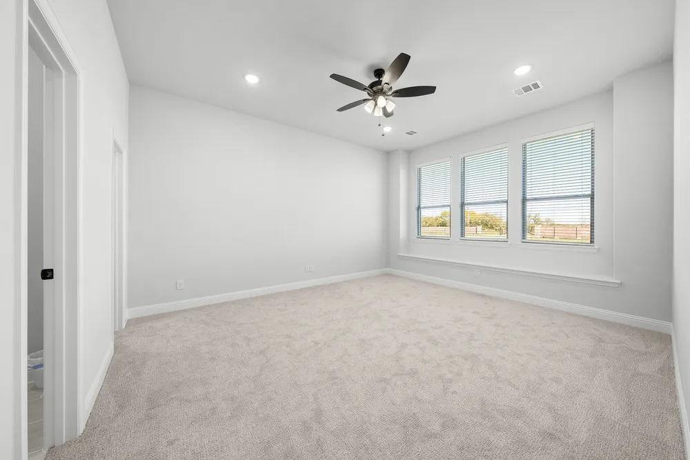 132 Liv Meadow Waxahachie, TX 75165