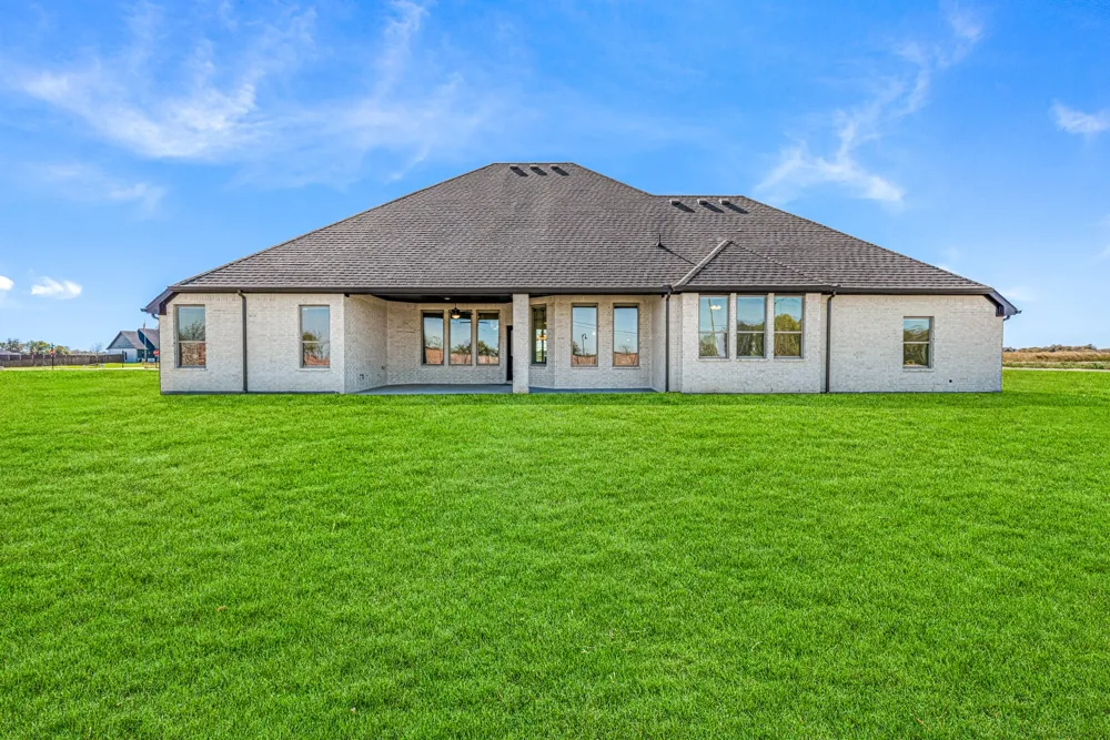 132 Liv Meadow Waxahachie, TX 75165