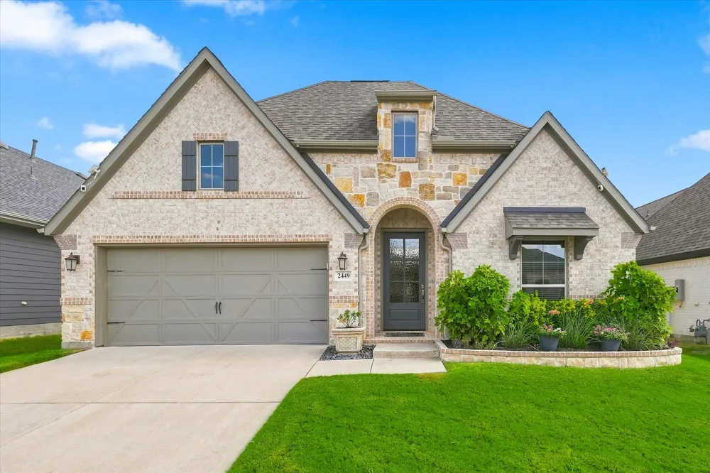2449 Lazy Dog Lane Northlake, TX 76247
