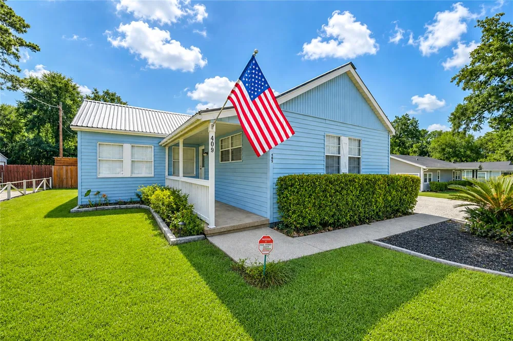 409 Dunnam Avenue Cleveland, TX 77327