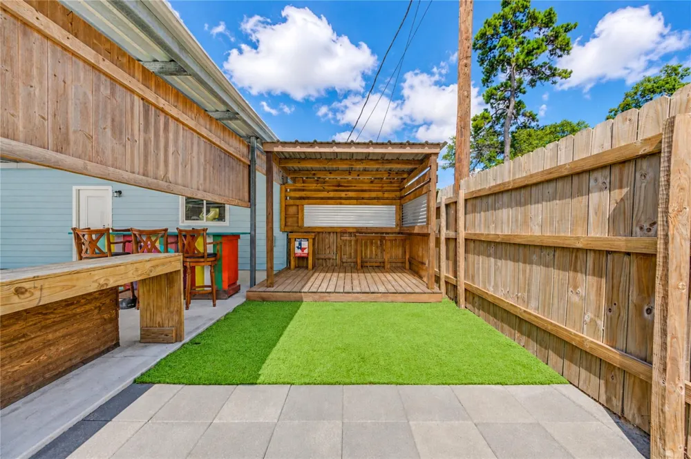 409 Dunnam Avenue Cleveland, TX 77327