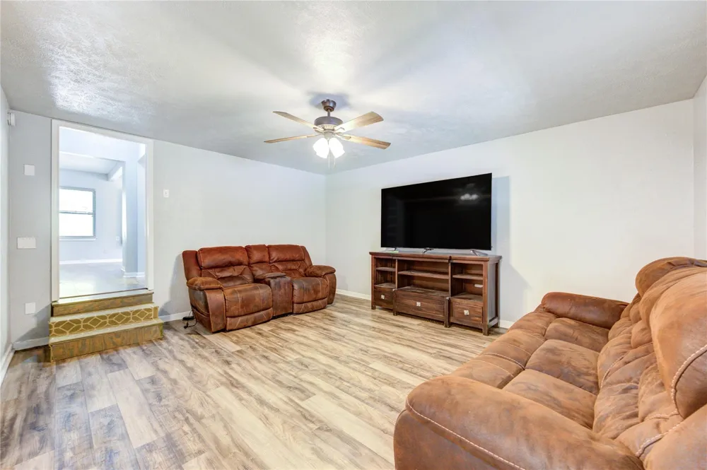 409 Dunnam Avenue Cleveland, TX 77327