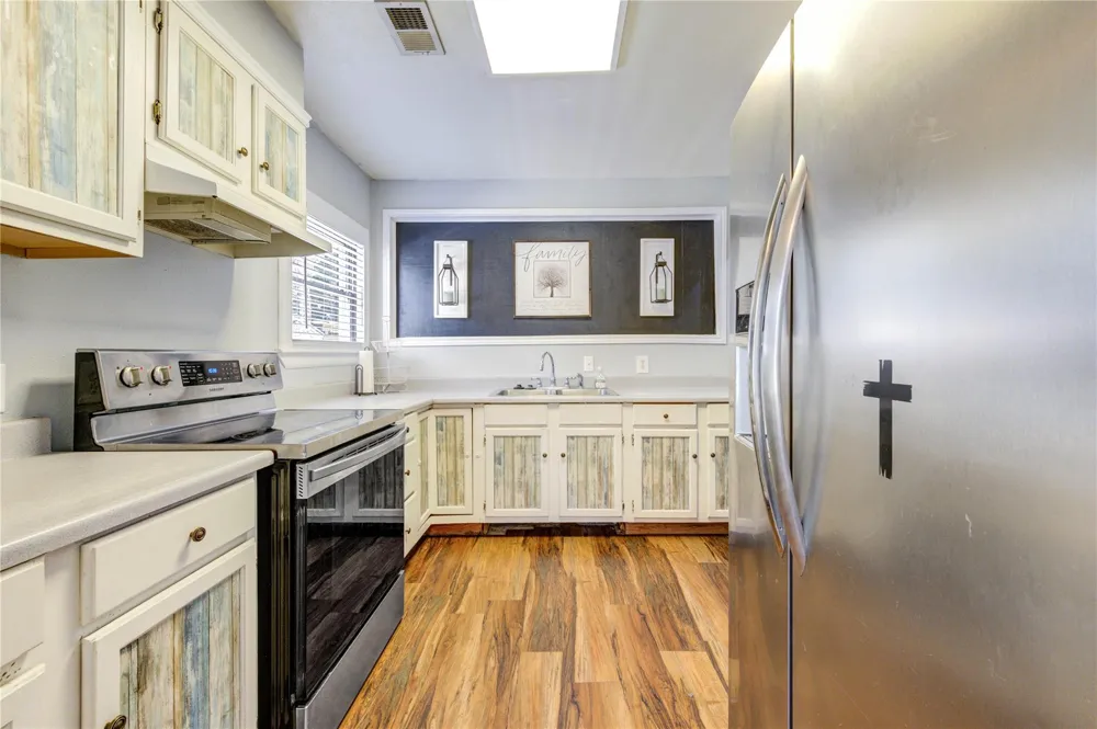 409 Dunnam Avenue Cleveland, TX 77327