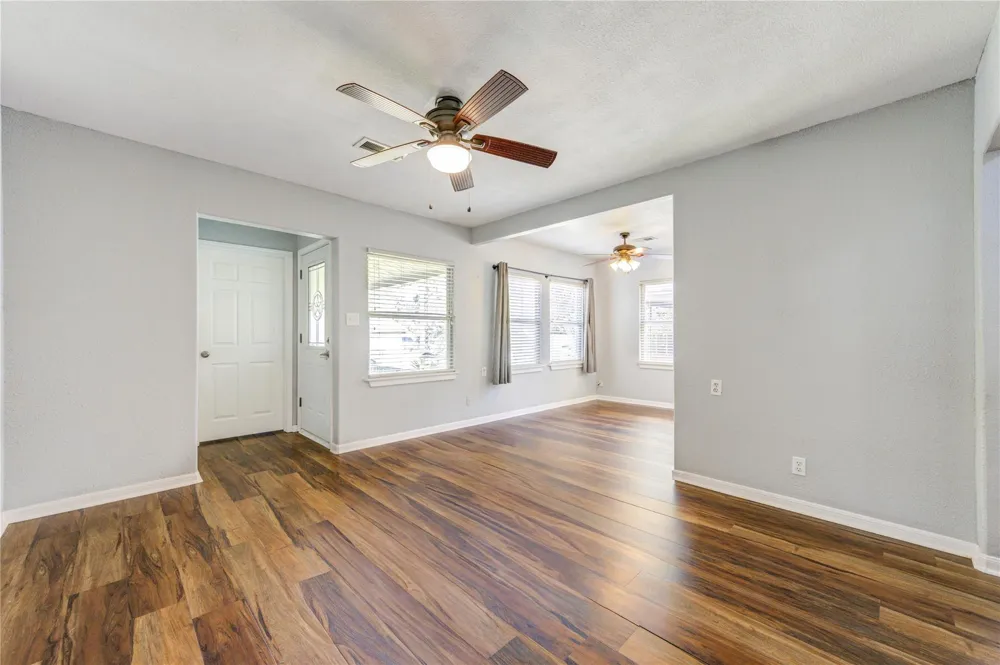 409 Dunnam Avenue Cleveland, TX 77327