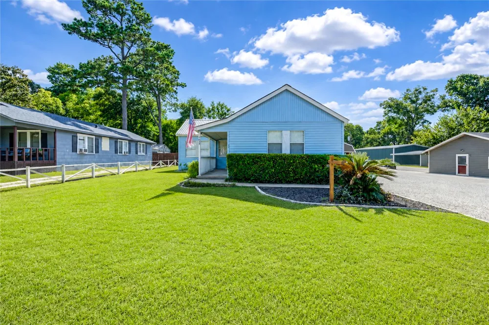 409 Dunnam Avenue Cleveland, TX 77327