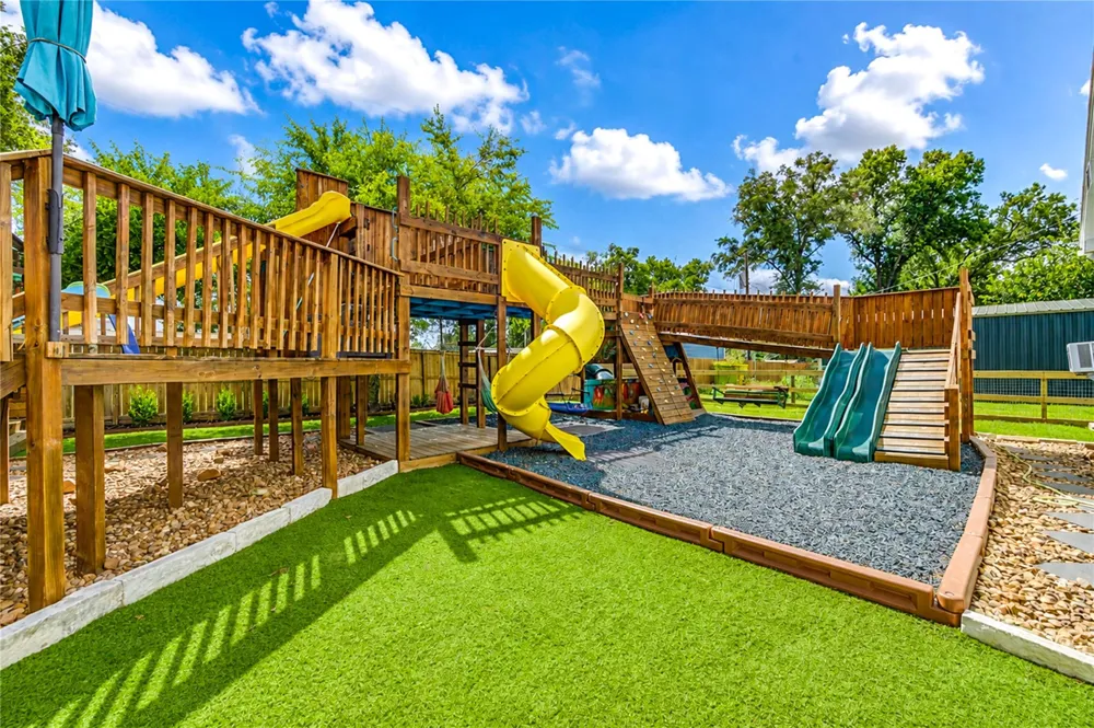 409 Dunnam Avenue Cleveland, TX 77327
