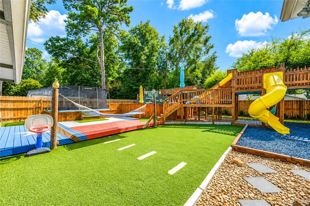 409 Dunnam Avenue Cleveland, TX 77327