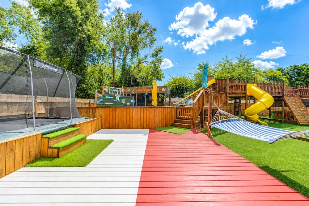409 Dunnam Avenue Cleveland, TX 77327