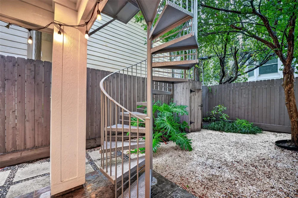 1201 Peveto Street Houston, TX 77019