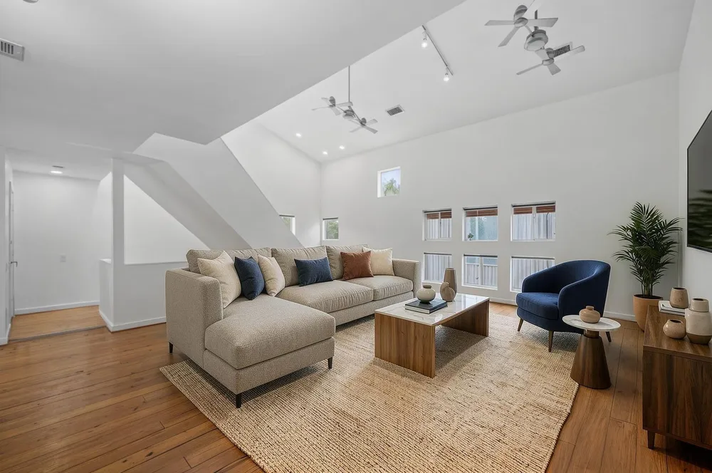 6128 Grand Boulevard Houston, TX 77021