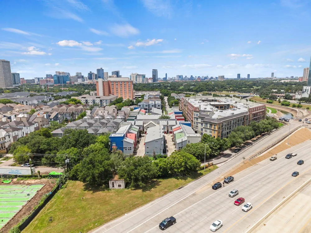 6128 Grand Boulevard Houston, TX 77021