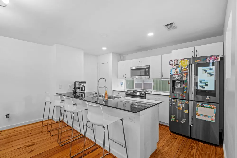 6128 Grand Boulevard Houston, TX 77021
