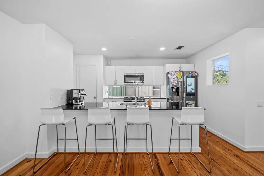 6128 Grand Boulevard Houston, TX 77021