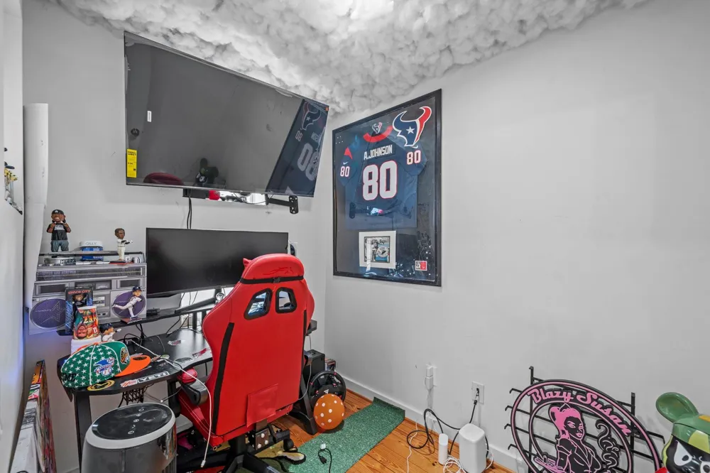 6128 Grand Boulevard Houston, TX 77021
